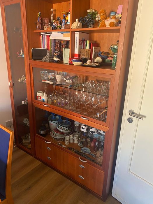 Vitrine sala em madeira