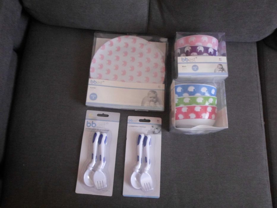 pratos e  tigelas  + talheres  novos para bebé