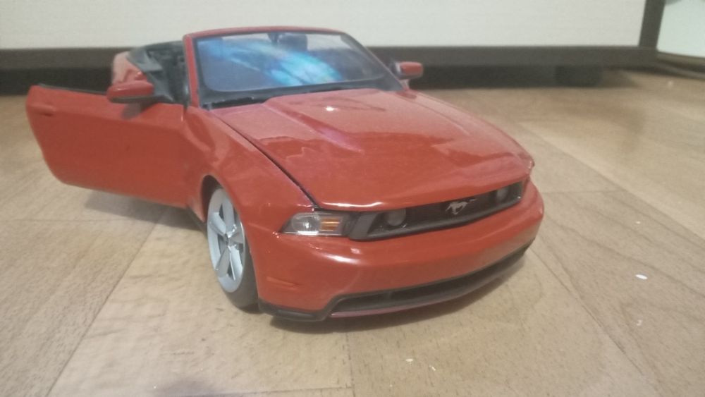 Колекційна модель 1.18 Ford Mustang