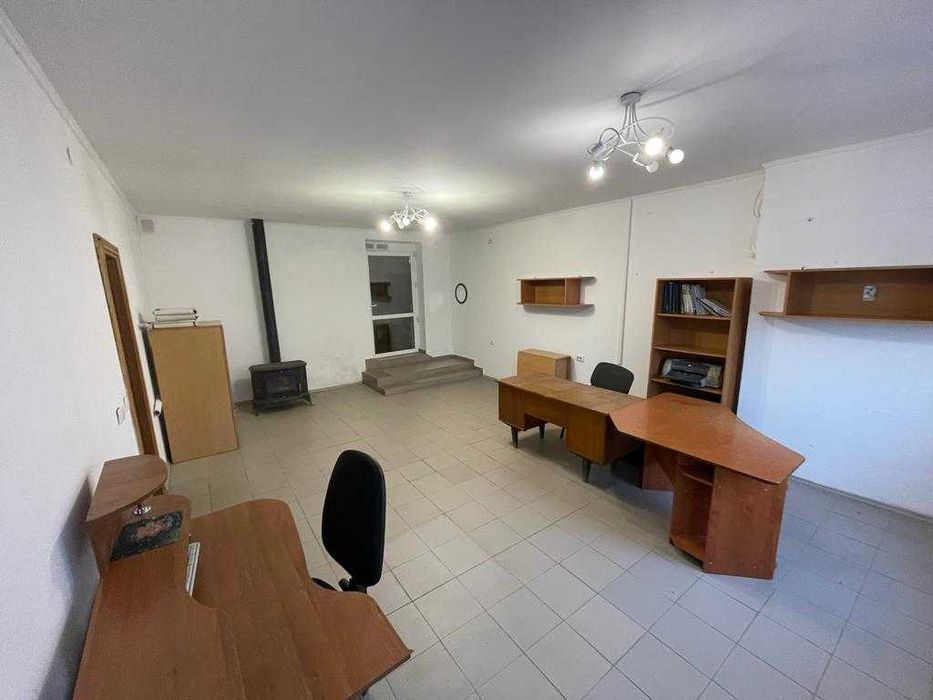 Здається в оренду офісне приміщення біля другої школи, 33,7 м2