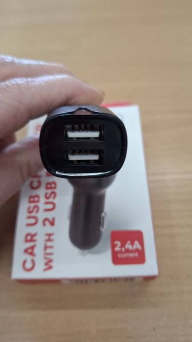 Ładowarka samochodowa 2× USB, z dwoma gwiazdami USB