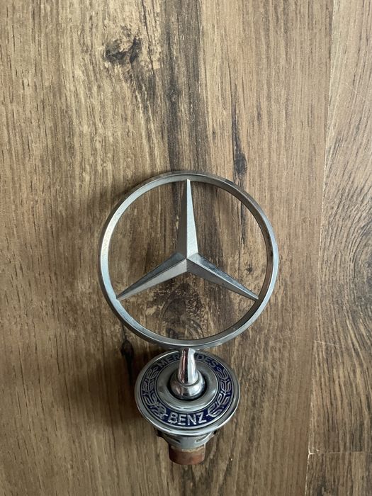 Emblemat Logo Znaczek Mercedes