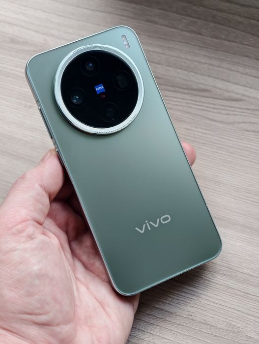 Компактний камерофон Vivo X200 Pro mini • 6.3" • 12/256 GB • 5700 мАг