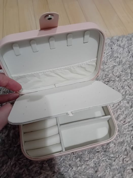 Organizer skórzany na biżuterię