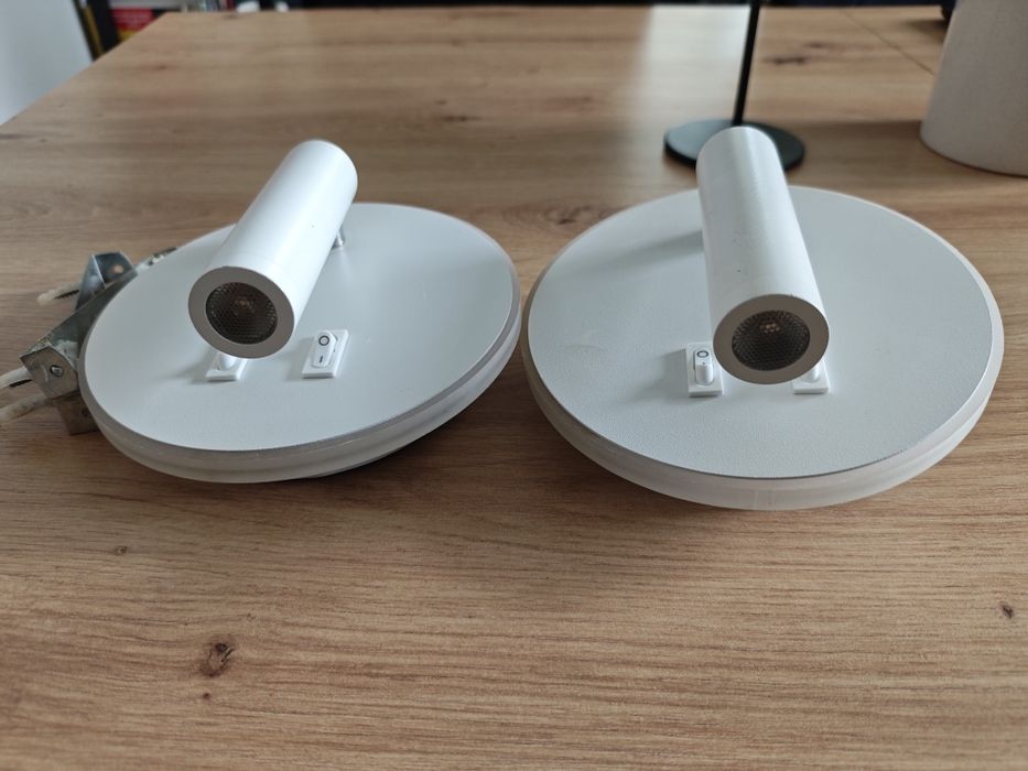 Zestaw 2 białych lamp nocnych ściennych z regulacją