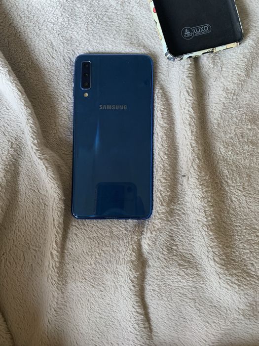 samsung a7 2018 4/64 идеал