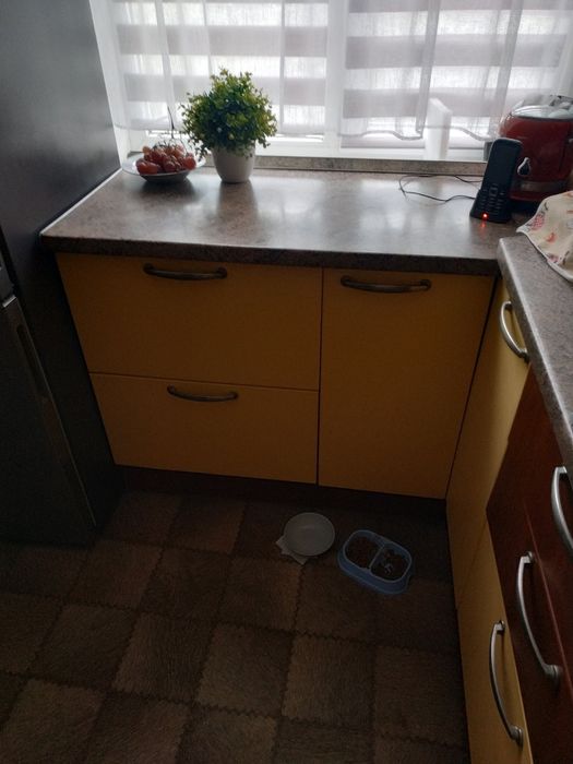 КУХНЯ -Эл. Духовка , Газ.Варочная поверхность, вытяжка и раковина