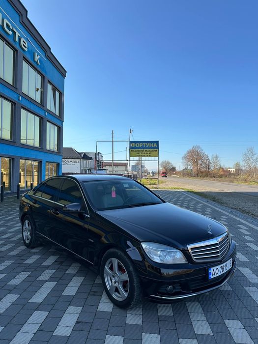 В продажі Мерседес W204 C200 2.1діз