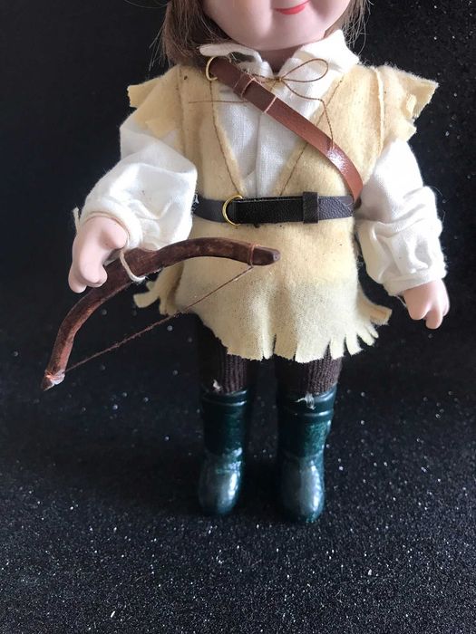 Boneco de Porcelana Robin dos Bosques