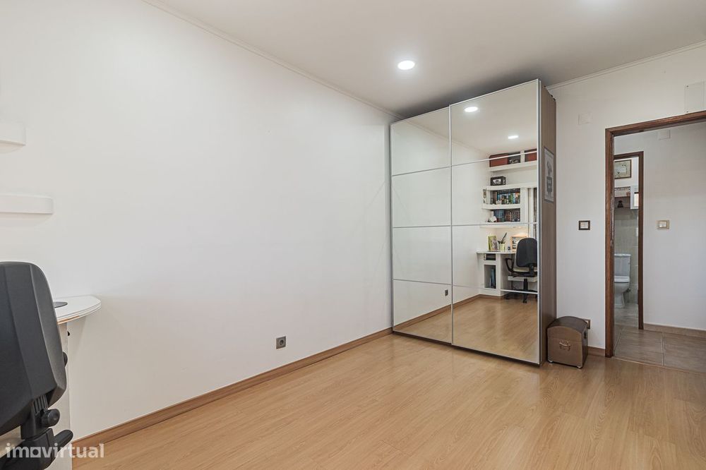 Apartamento T2 em Amora - Cruz de Pau