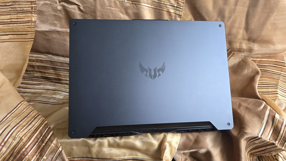 Asus tuf Rtx2060/ryzen 7 4800/16/512. Gaming f15,fx506