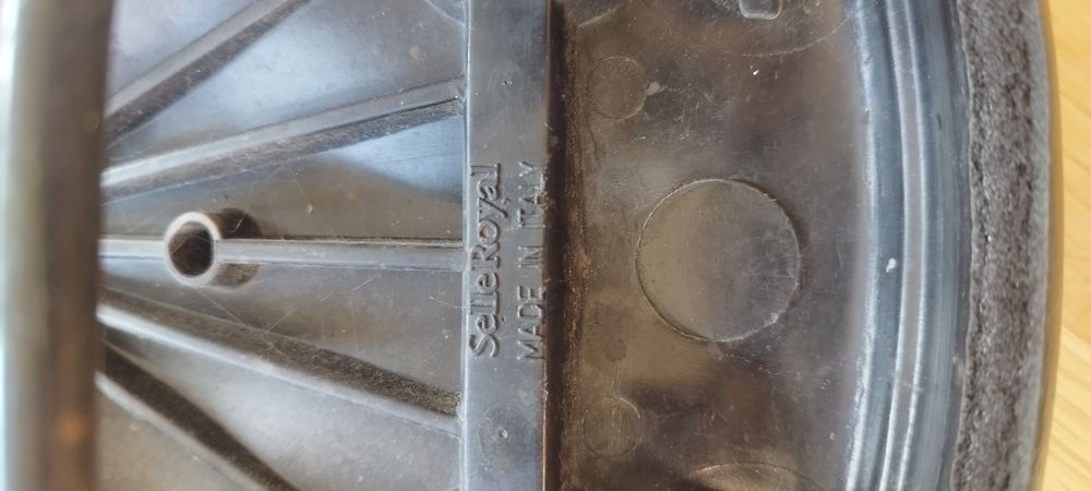 Duże siodło rowerowe siodełko amortyzowane selle royal