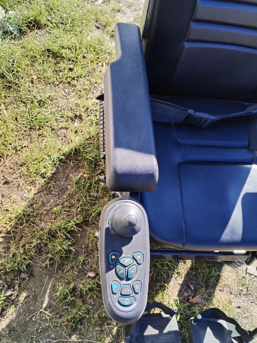 Инвалидное кресло