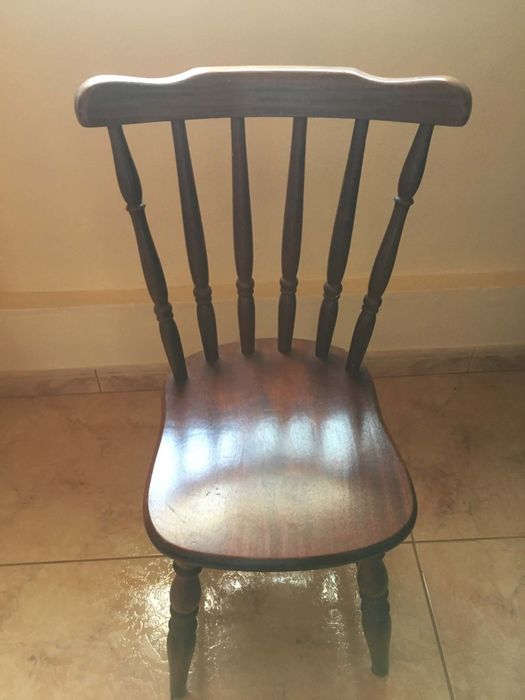 Mesa com 4 cadeiras