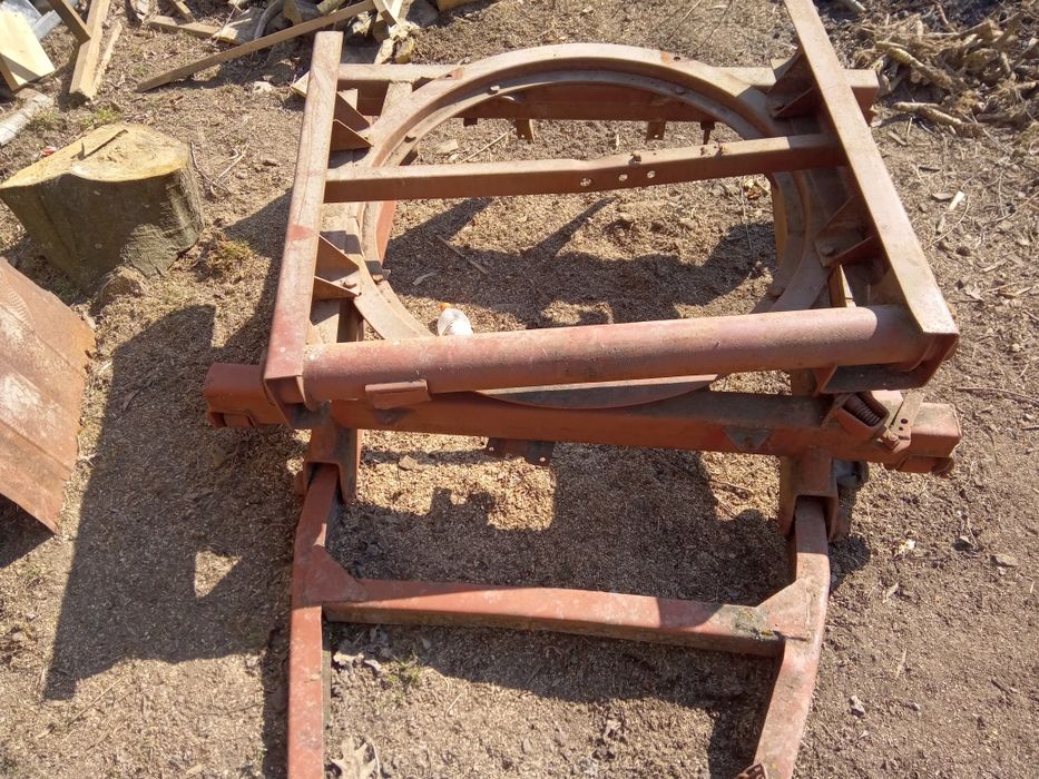 Продається круг в зборі з частиною рами.