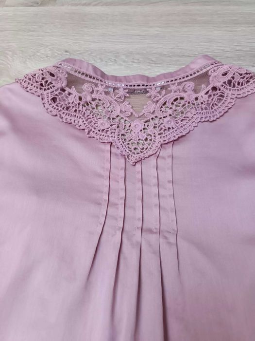 Bluzka półrękawki guziki mereżka zakładki koronka 'New Look' 46