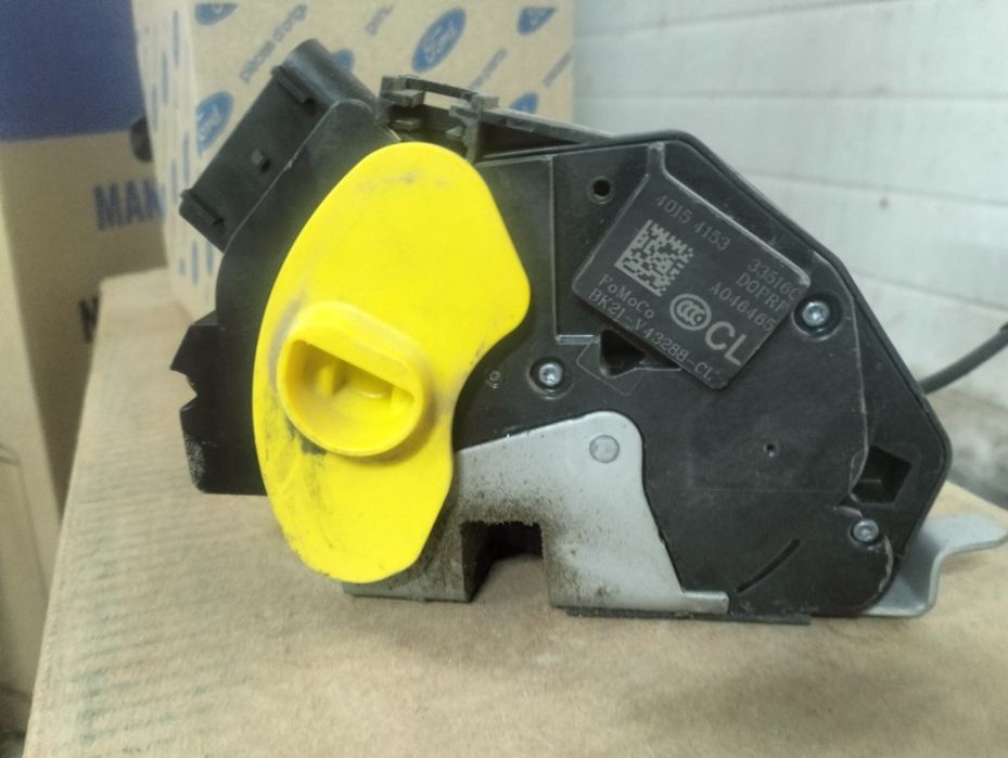 Замок задньої двері форд транзит кастом