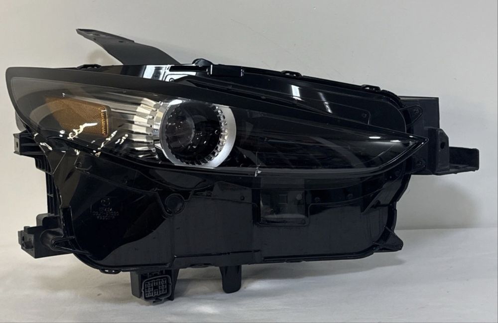 Mazda CX-30 фари передні,фара передня