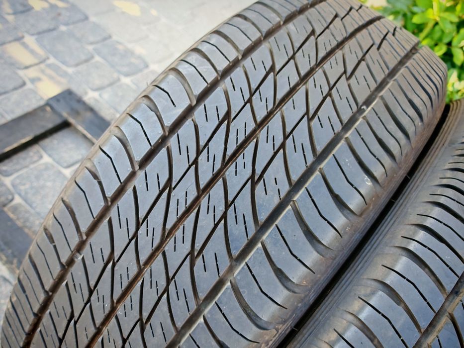Opony wielosezonowe  Dunlop 235/60/16 cena za 2 szt.