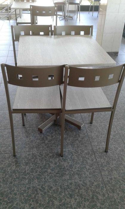 Vendo mobiliário café como novo