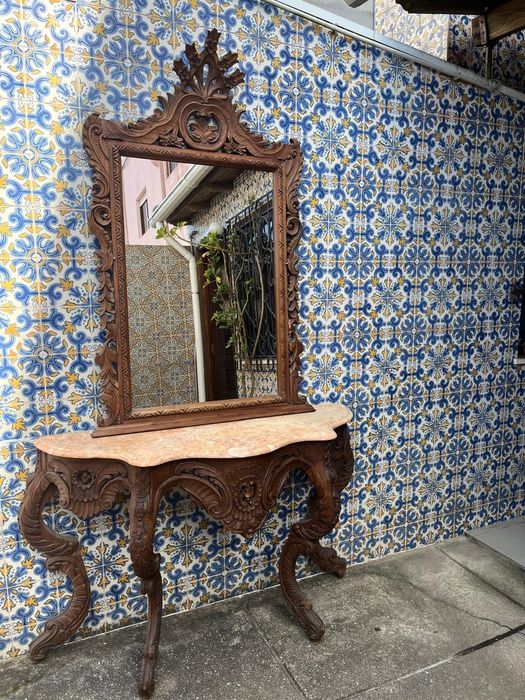 Espelho em madeira trabalhada