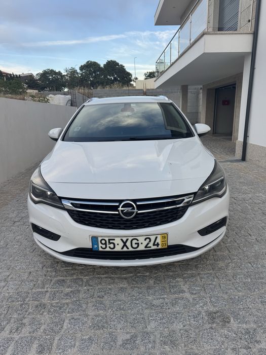 Opel Astra Sports Tourer — fotografia 2