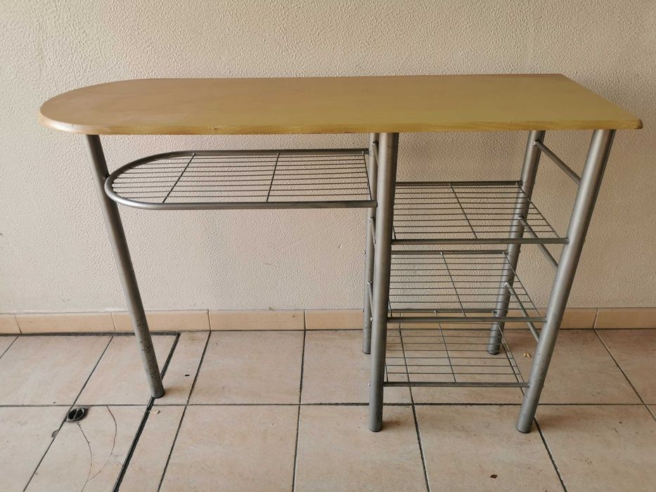 mesa de apoio / balcão