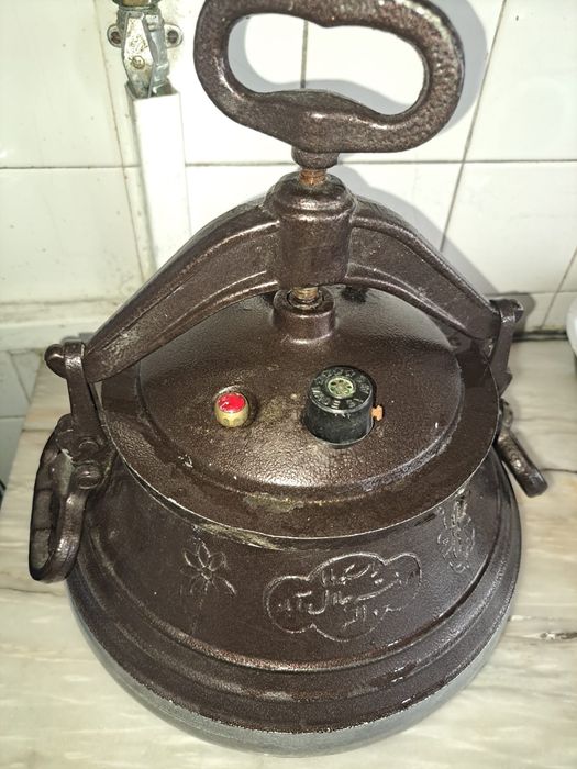 Cozinha fogão de pressão usado, Pressure used cooker kitchen