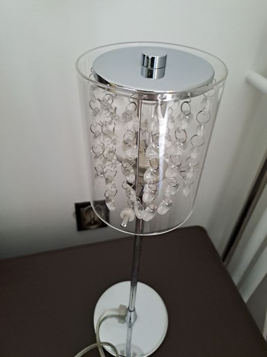 Ozdobna lampa nocna stojąca