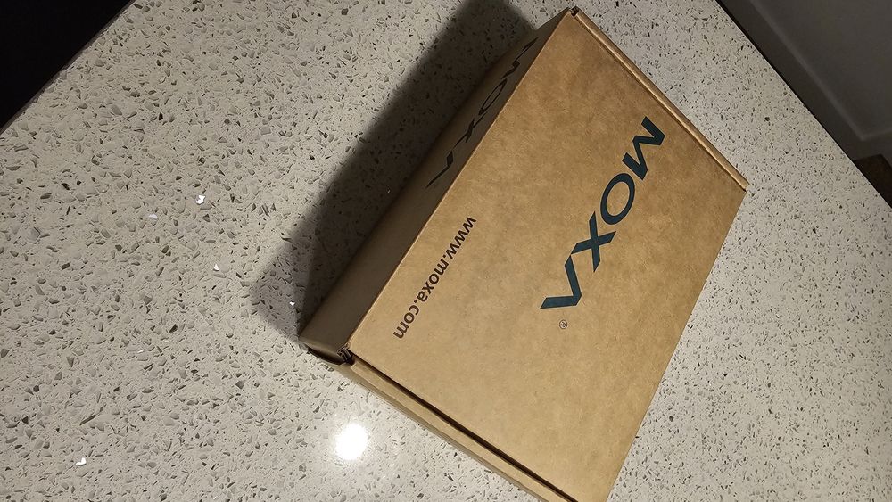 MOXA 8-Port Switch64586412482433121