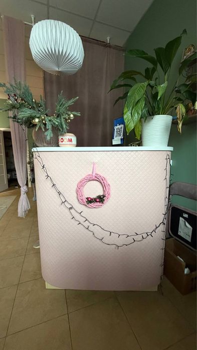 Ресепшн, крісло перукаря, дзеркало для салону краси