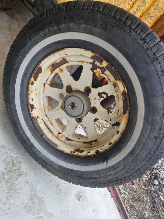Janter suzuki com pneus 225 75 R15