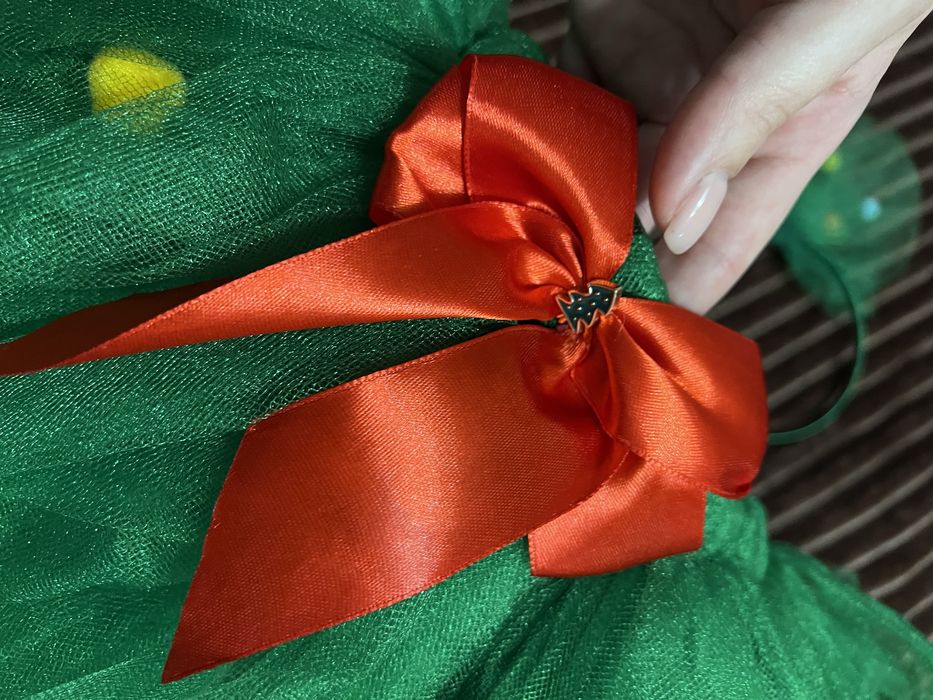 Наряд ялинки, спідничка і обруч