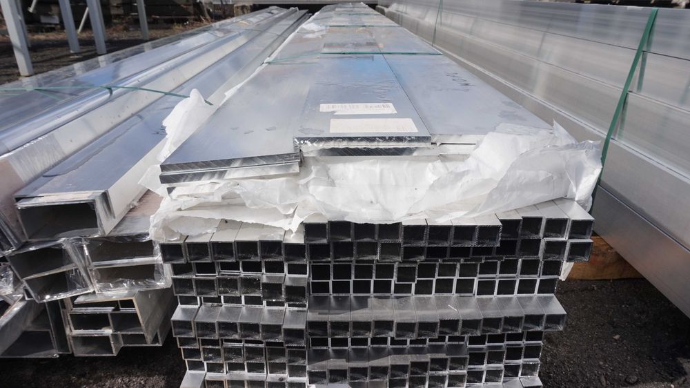 Profil aluminiowy, aluminium 25x25x1,5 gat. 6060/PA38