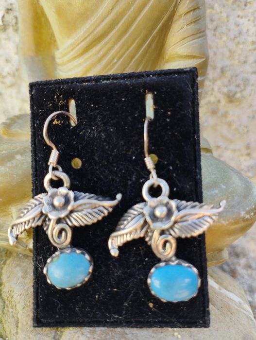Brincos em prata de lei 925 com turquesa