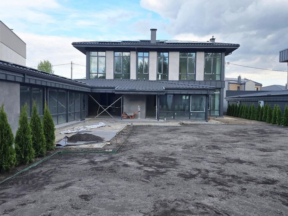 Будинок 270 м2 новий ремонт є газ спа 100 м2 сауна басейн погреб гараж інвертор генератор сон панелі с. Ходосівка 5 км Київ поруч Лісники Козин