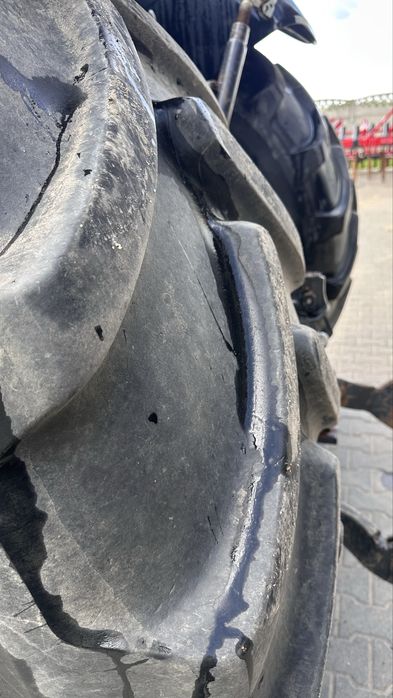 New Holland T7040