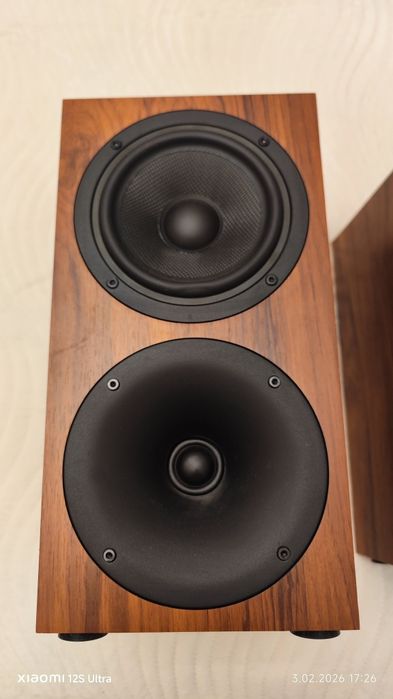 Kolumny Wilson studio 3