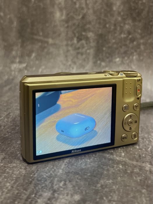 Nikon coolpix s7000 gold