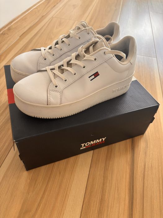 Sprzedam buty Tommy Jeans stan bardzo dobry