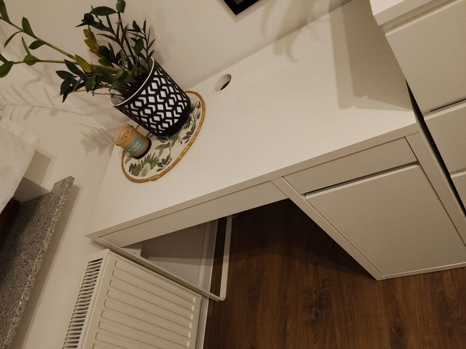 Biurko Ikea białe Micke 105x50 cm.