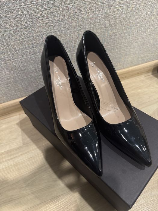 Черные лаковые лодочки