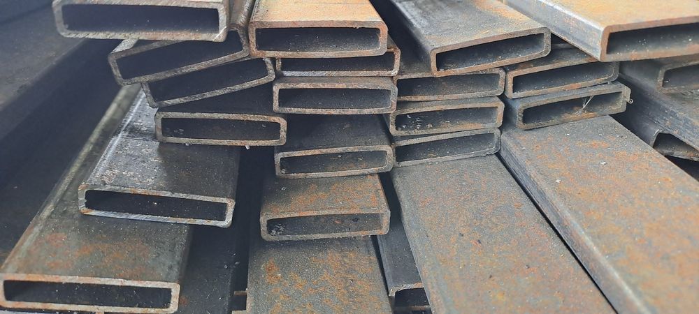 Kształtownik 40x10x1,5mm