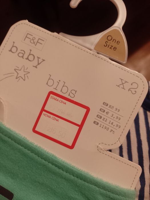 Dwa śliniaki i spodenki 68