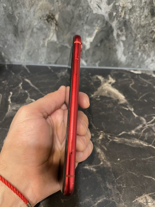 Продам айфон хр 128 red