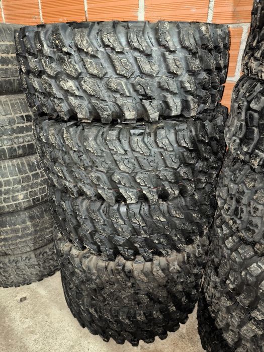 Vendo pneus 32x10r15 ou 32x10r16 ou30x10.r15 ou 255x75r15 ou 30x10r14