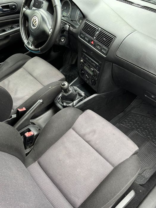 Volkswagen Golf — fotografia 4