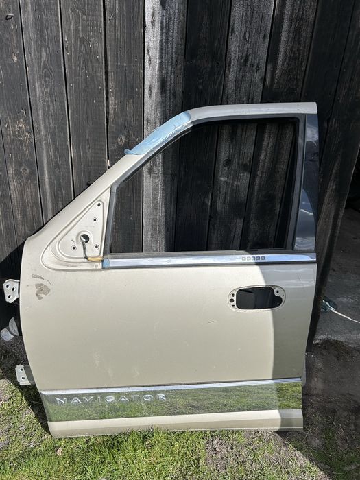 Lincoln Navigator 3  drzwi lewy przod