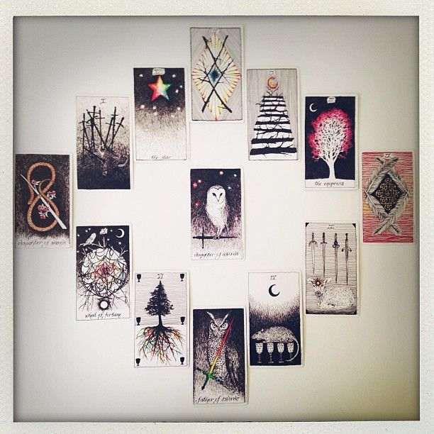 Caixa baralho tarot + guia The Wild Unknown - Kim Krans - NOVO