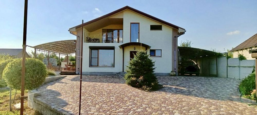 Продам дом коттедж Черкасская Лозовая Родичи Алексеевка ремонт.